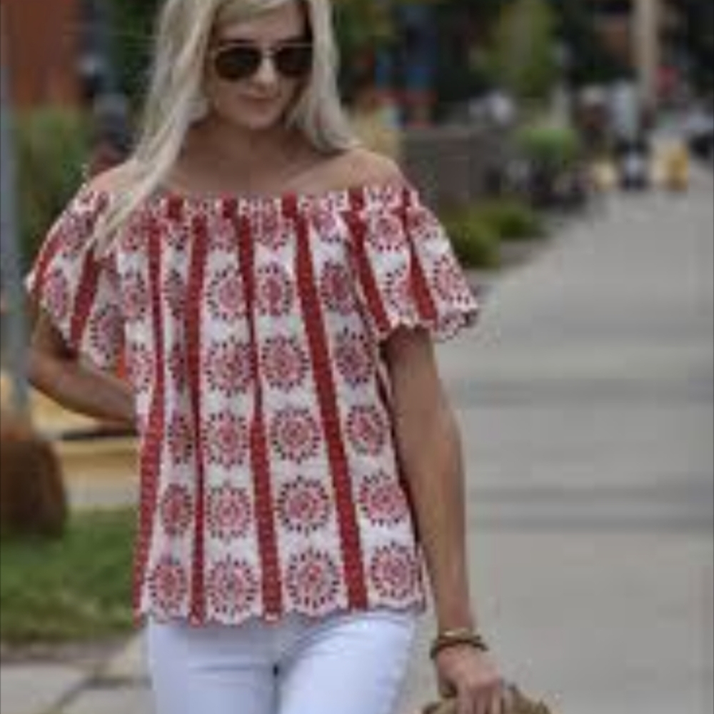 White Cotton with Red Detail Designs Off the Shoulder Entro Blouse size Small - Picture 1 of 9